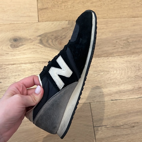 New Balance 420, Unisex, Black with grey, great condition, size 6m 7.5w - Picture 2 of 6
